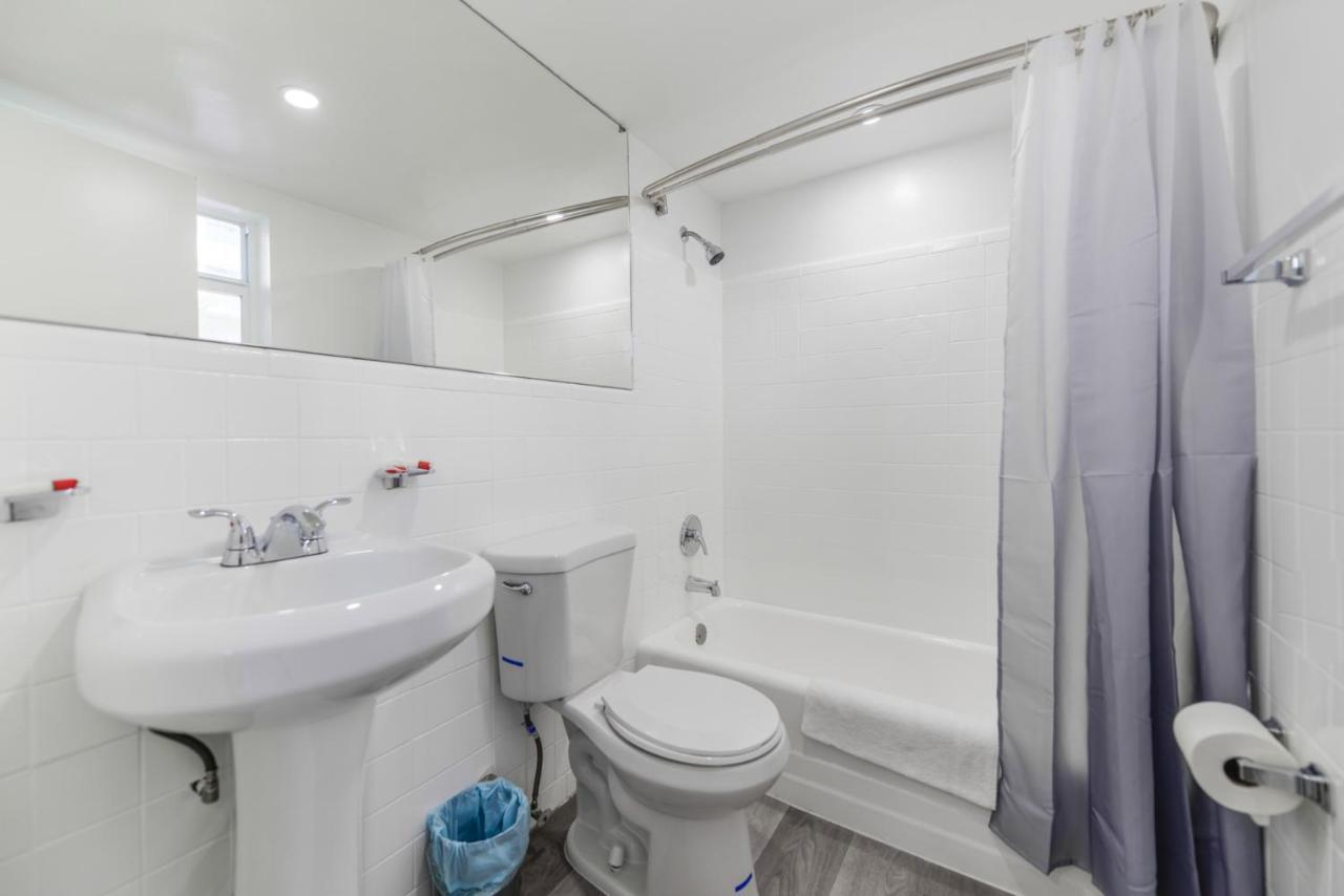 Peaceful By The With Parking - M25 * Hollywood