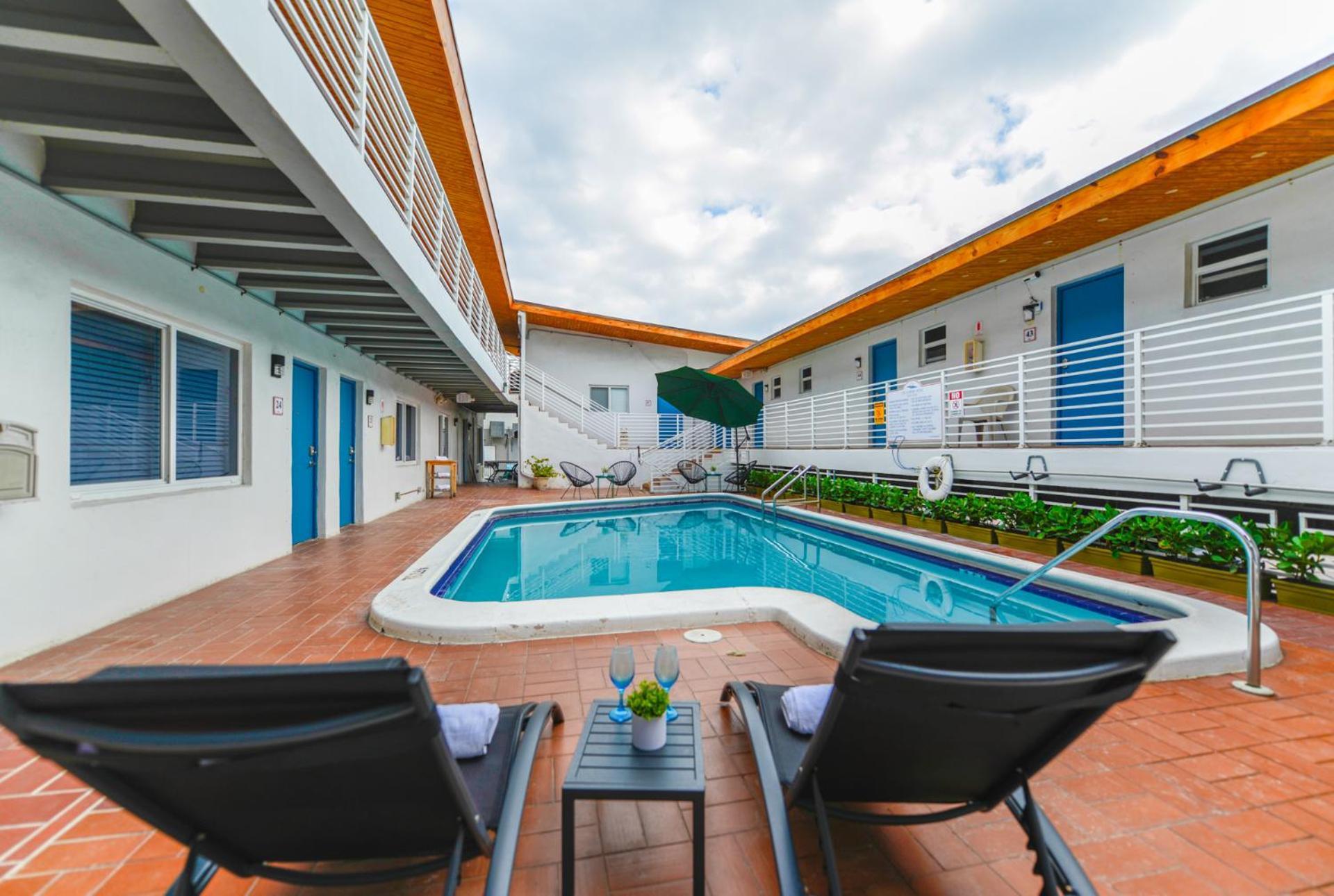 Peaceful By The With Parking - M25 Apartment
